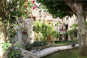 민박 Chambres D'hôtes La Closerie Des Trois Marottes