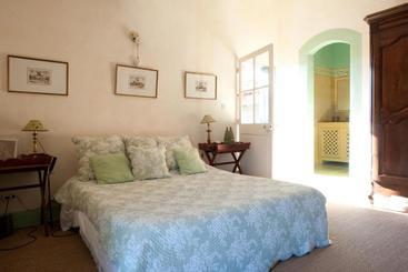 تختخواب و صبحانه Maison D'hôtes Mas De Barbut