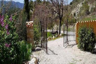تختخواب و صبحانه La Maison De Marguerite