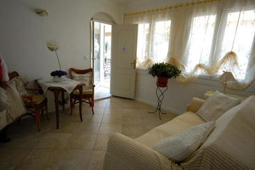 ベッドアンドブレックファースト Mas Des Kardouons