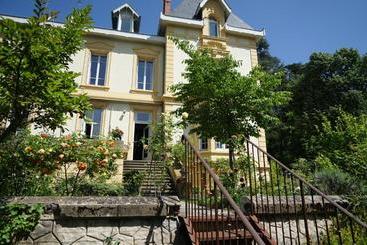 تختخواب و صبحانه Villa Roassieux
