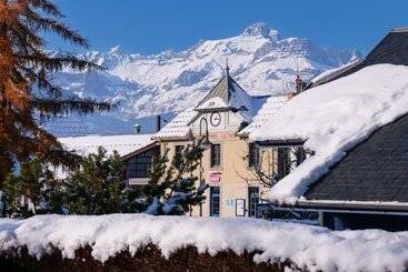 Отель Chalet Hôtel Des 2 Gares