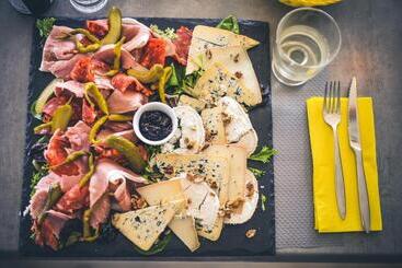 בית מלון כפרי Hôtel Le Plaisance