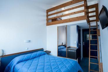 هتل Hôtel Le Relais Porte Des Alpes