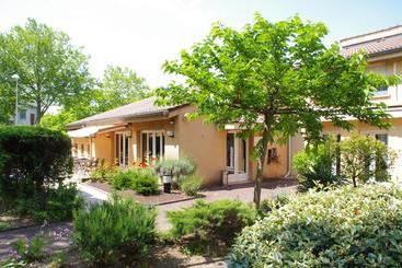 فندق Hôtel Le Relais Porte Des Alpes