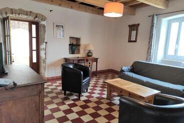 فندق Logis Hôtel Restaurant Gîte La Bastide Du Vébron