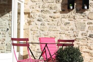 La Demeure Bed And Breakfast