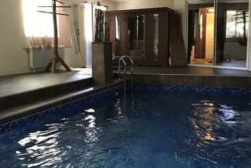 Bed and Breakfast Au Bois De Massier