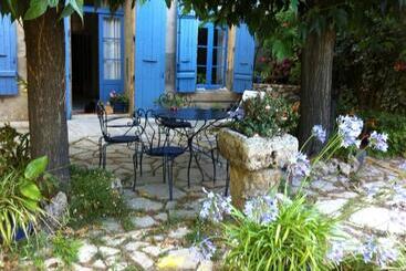 مبيت وإفطار Aux Pots Bleus