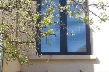 تختخواب و صبحانه Chambres D Hôtes Les Capucins