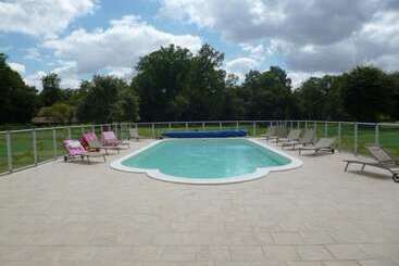 צימר Chambres D'hotes Château De La Puisaye