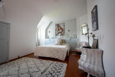 住宿加早餐  Chambres D Hôtes & Spa Le Chat Chez Qui J Habite