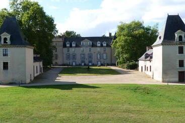 ベッドアンドブレックファースト Château Du Golf De La Freslonnière