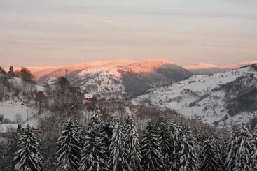 تختخواب و صبحانه La Ferme Du Vieux Sapin
