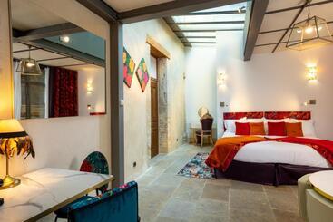 Bed and Breakfast Le Clos Violette Et Le 11 D Aglaé   Appart  Hôtel Design De Luxe