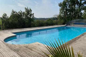 تختخواب و صبحانه Maison D Hotes & Gites Domaine De La Garaye