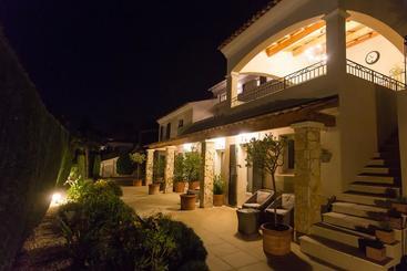 تختخواب و صبحانه Chambres D'hôtes & Spa Cannes- Mougins Villa Stéphanie