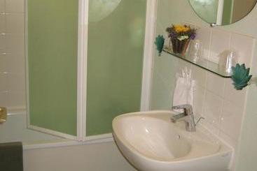 هتل Auberge Le Cheval Blanc