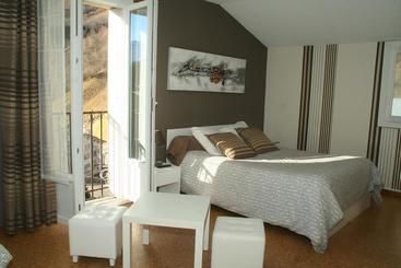 هتل Hôtel Les Castets D'ayré