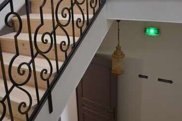 ホテル Hôtel Restaurant Le Victor Hugo