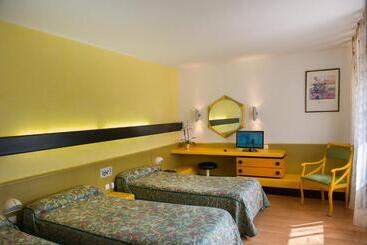 בית מלון כפרי Hôtel Urbain V