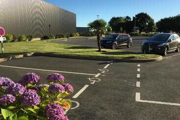 فندق Kyriad Dol De Bretagne