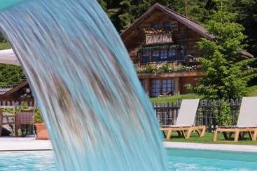هتل Les Chalets Hôtel De La Croix Fry