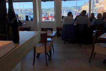 هتل Hôtel Restaurant Le Terre Neuvas