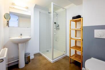 הוסטל The People   Lille