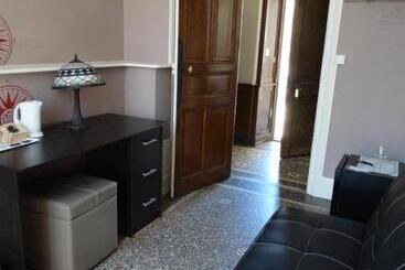 مبيت وإفطار Le Belvedere Des Remparts