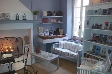 تختخواب و صبحانه Maison Allène