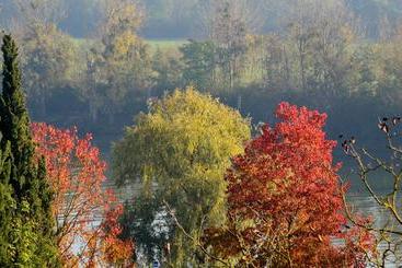 ベッドアンドブレックファースト Maison D Hôtes La Tour Du Trésorier