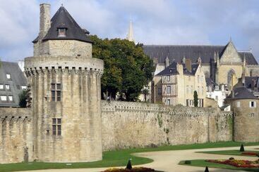 호텔 Appart Hôtel Le Liberté Vannes Centre Ville