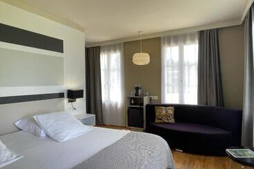 Отель Hôtel   Spa Les Corderies