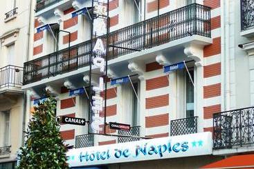 هتل De Naples