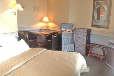 هتل Hôtel Duguaytrouin