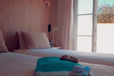 Отель Hôtel Jerodel