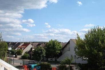 Отель Kyriad Direct  Poissy   Acheres