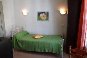 בית מלון כפרי L Oustal