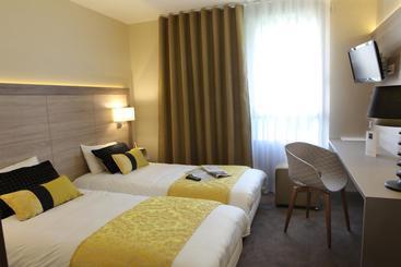 هتل Relais Saint Jacques  Chateauroux