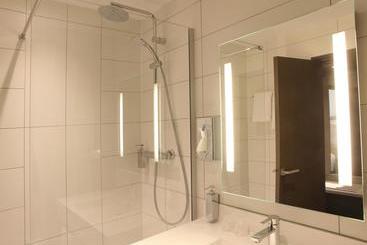 هتل Relais Saint Jacques  Chateauroux