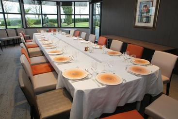 هتل Relais Saint Jacques  Chateauroux