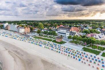هتل Kurhaus