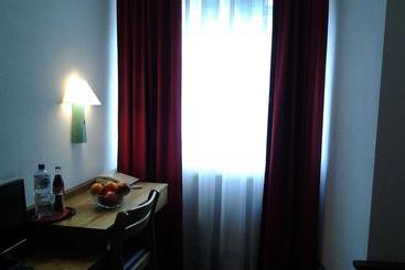 S&l Hotel Neuss