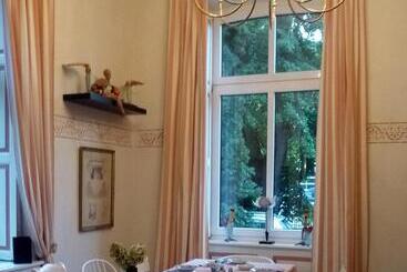 Villa Zur Erholung Bed & Breakfast