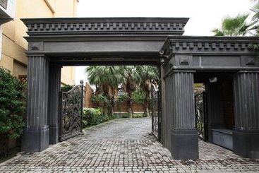 تختخواب و صبحانه Happy Valley Homestay