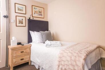 ベッドアンドブレックファースト The Henry Guest House