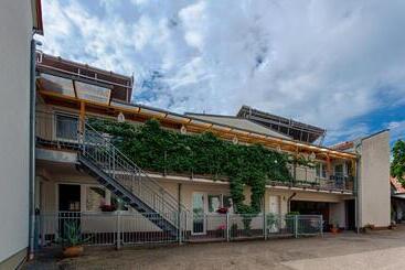 ホテル Pension Lender