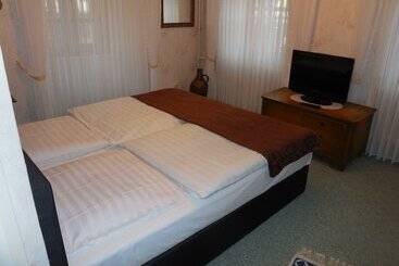 호텔 & Restaurant Zum Schwarzen Kreuz