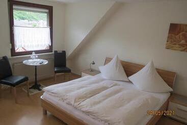 Отель Und Gästehaus Gute Quelle